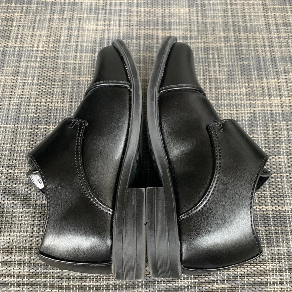 Perry Ellis these perry